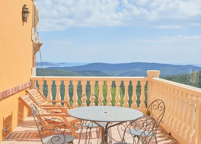 Le Chateau De La Mere * Sainte-Maxime