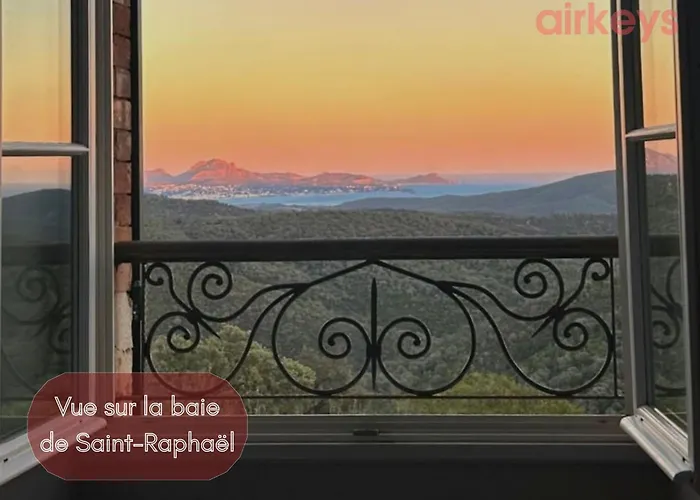 Château De La Mère - évènement - Séminaire - Mariage - Retraite Bien-être - Sportif - Cousinade - Idéal Groupe&famille - Cadre Nature Isolé - Piscine - Vue Baie Saint-raphael - Grande Capacité D'accueil Villa *