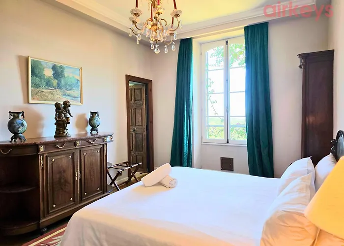Chateau De La Mere - Evenement - Seminaire - Mariage - Retraite Bien-etre - Sejour Sportif - Cousinade - Ideal Groupe & Famille - Cadre Nature Isole - Piscine - Vue Baie Saint-raphael - Grande Capacite D'accueil Villa *