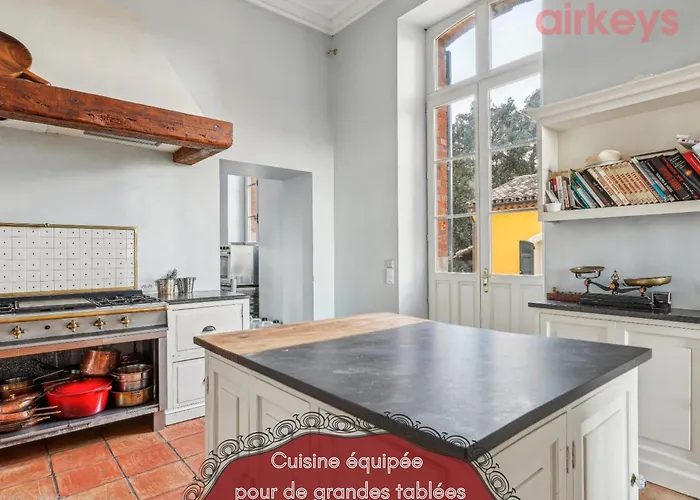 Château De La Mère - évènement - Séminaire - Mariage - Retraite Bien-être - Sportif - Cousinade - Idéal Groupe&famille - Cadre Nature Isolé - Piscine - Vue Baie Saint-raphael - Grande Capacité D'accueil Sainte-Maxime