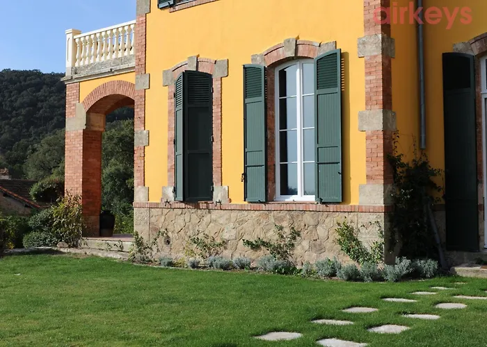 Château De La Mère - évènement - Séminaire - Mariage - Retraite Bien-être - Sportif - Cousinade - Idéal Groupe&famille - Cadre Nature Isolé - Piscine - Vue Baie Saint-raphael - Grande Capacité D'accueil *