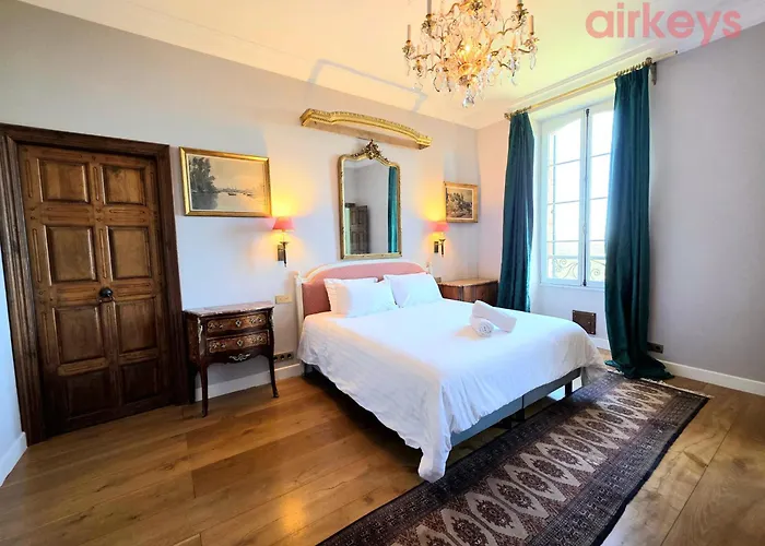 Chateau De La Mere - Evenement - Seminaire - Mariage - Retraite Bien-etre - Sejour Sportif - Cousinade - Ideal Groupe & Famille - Cadre Nature Isole - Piscine - Vue Baie Saint-raphael - Grande Capacite D'accueil Villa