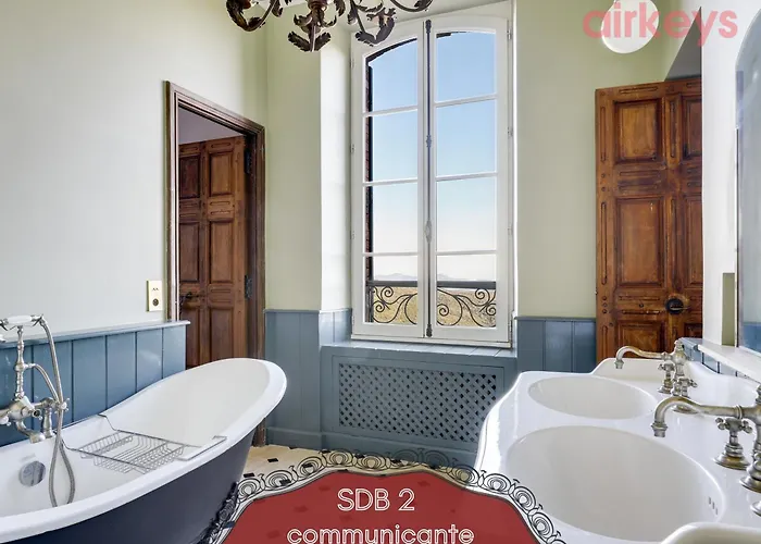 Château De La Mère - évènement - Séminaire - Mariage - Retraite Bien-être - Sportif - Cousinade - Idéal Groupe&famille - Cadre Nature Isolé - Piscine - Vue Baie Saint-raphael - Grande Capacité D'accueil Villa *