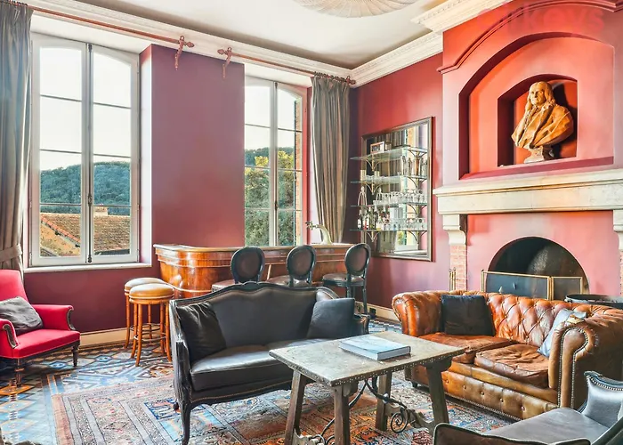 Château De La Mère - évènement - Séminaire - Mariage - Retraite Bien-être - Sportif - Cousinade - Idéal Groupe&famille - Cadre Nature Isolé - Piscine - Vue Baie Saint-raphael - Grande Capacité D'accueil Villa