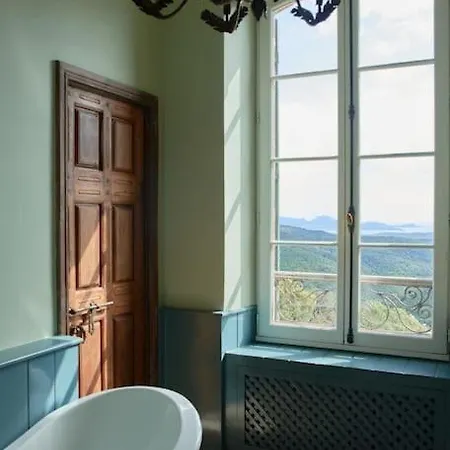 빌라 Le Chateau De La Mere *