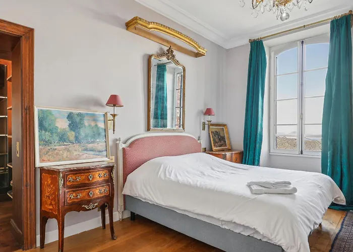 Le Chateau De La Mere Sainte-Maxime