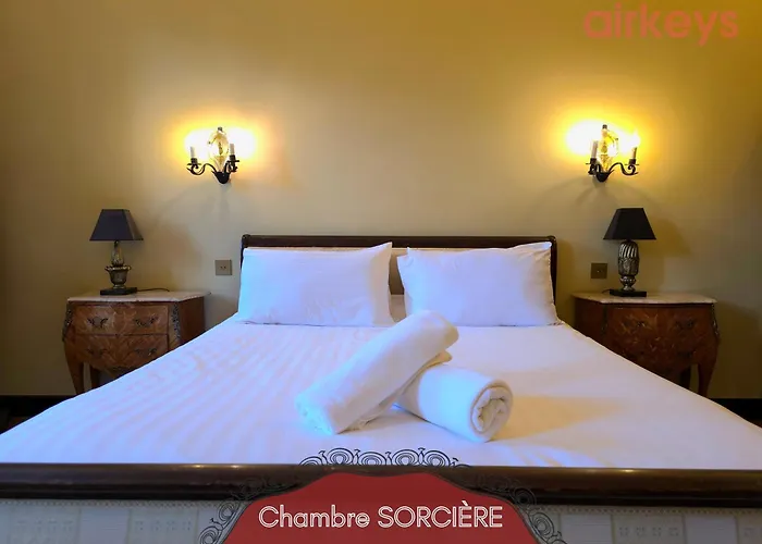 Chateau De La Mere - Evenement - Seminaire - Mariage - Retraite Bien-etre - Sejour Sportif - Cousinade - Ideal Groupe & Famille - Cadre Nature Isole - Piscine - Vue Baie Saint-raphael - Grande Capacite D'accueil