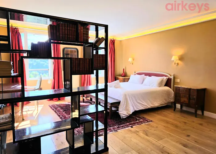 Chateau De La Mere - Evenement - Seminaire - Mariage - Retraite Bien-etre - Sejour Sportif - Cousinade - Ideal Groupe & Famille - Cadre Nature Isole - Piscine - Vue Baie Saint-raphael - Grande Capacite D'accueil Villa Sainte-Maxime