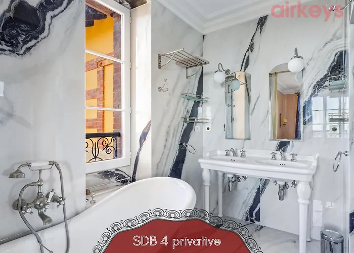 ヴィラ Chateau De La Mere - Evenement - Seminaire - Mariage - Retraite Bien-etre - Sejour Sportif - Cousinade - Ideal Groupe & Famille - Cadre Nature Isole - Piscine - Vue Baie Saint-raphael - Grande Capacite D'accueil