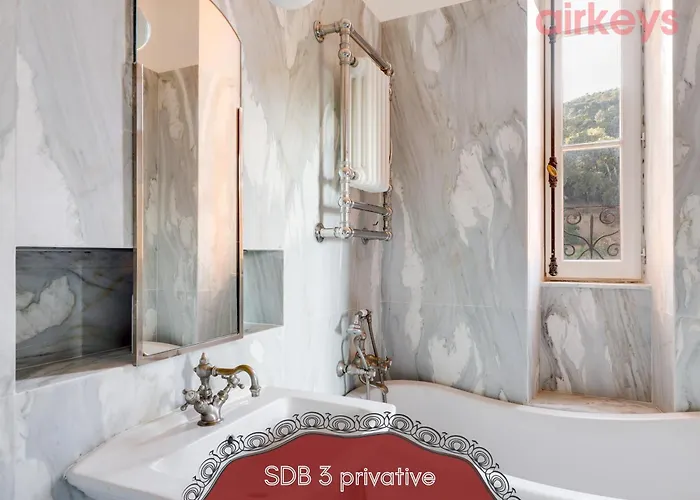 Chateau De La Mere - Evenement - Seminaire - Mariage - Retraite Bien-etre - Sejour Sportif - Cousinade - Ideal Groupe & Famille - Cadre Nature Isole - Piscine - Vue Baie Saint-raphael - Grande Capacite D'accueil Villa Sainte-Maxime