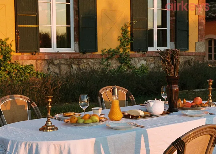 Villa Chateau De La Mere - Evenement - Seminaire - Mariage - Retraite Bien-etre - Sejour Sportif - Cousinade - Ideal Groupe & Famille - Cadre Nature Isole - Piscine - Vue Baie Saint-raphael - Grande Capacite D'accueil